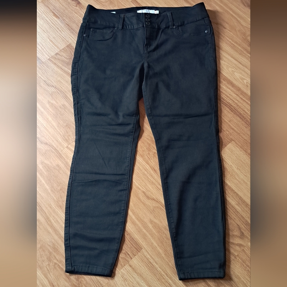 Torrid Black Jeggings